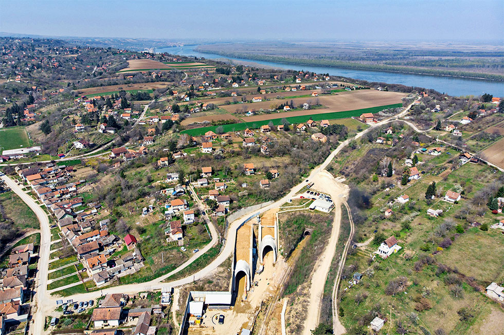 Российские специалисты строят тоннели Чортановци в Сербии