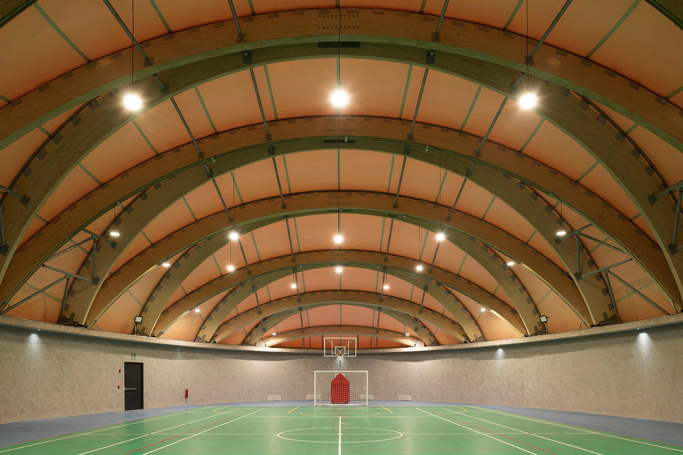 В Чили построили подземный спортивный комплекс